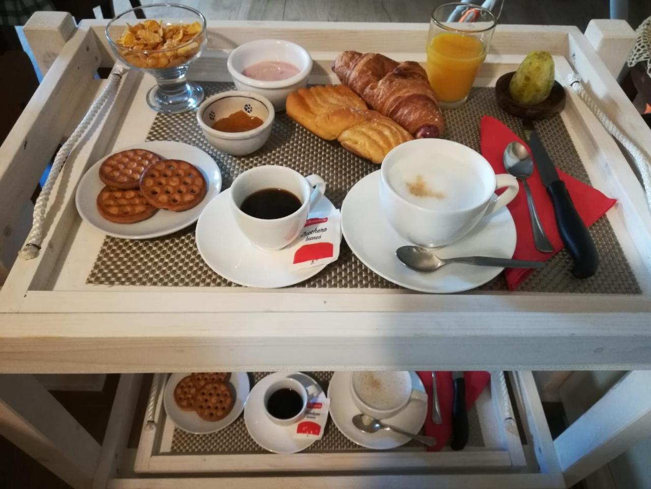 B&B Suites Via Del Mare 프레제스 외부 사진